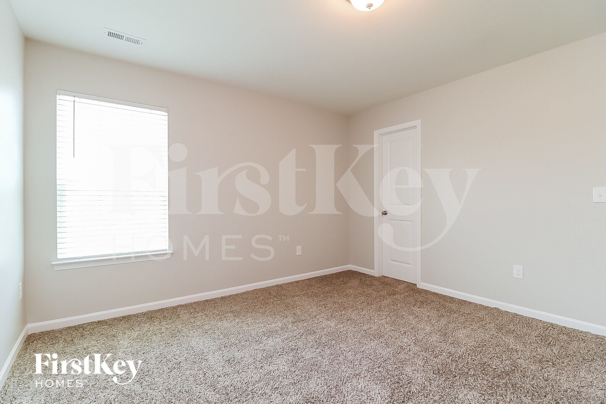 Building Photo - 43 S Great White Way