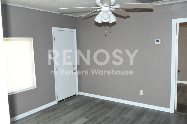 Building Photo - 210 N Casa Grande Ave