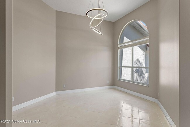 Building Photo - 706 Palmer Way