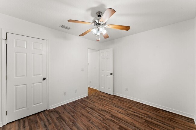 Building Photo - 71 Eventide Ln