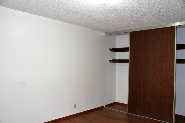 Building Photo - 1BD/1BA Apartment in Awesome Small Complex! Minutes from Downtown!