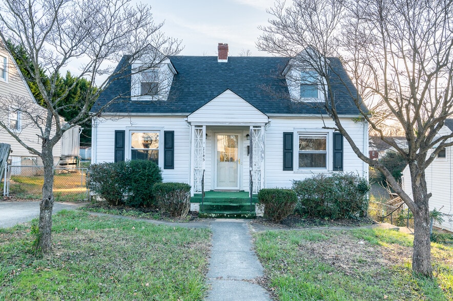 Primary Photo - 1145 Lindsay St