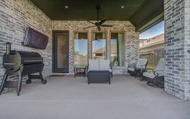 Building Photo - 20810 Clydesdale Post Rd