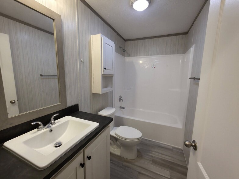 Building Photo - 1308 W Arlington Ave