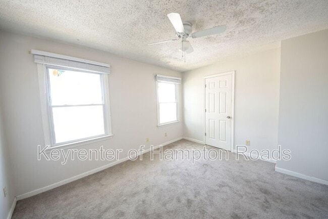 Building Photo - 20 Academy Ln
