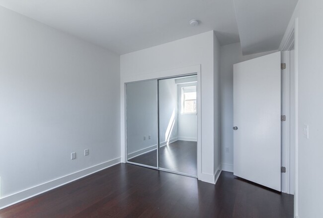 Building Photo - The Perfect Petworth Pad!