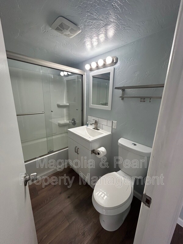Building Photo - 1411 N 13th St