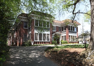 Building Photo - 860 Briarcliff Rd