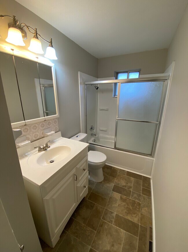 Building Photo - 2727 Angela Dr