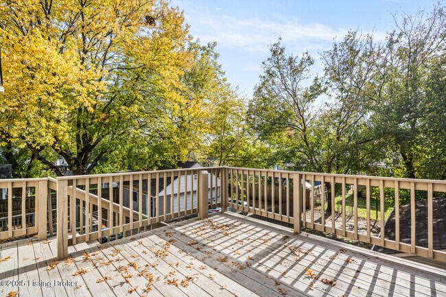 Building Photo - 614 E Brandeis Ave