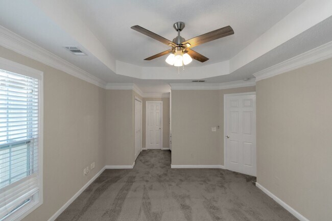 Building Photo - Charming 3BR/2BA Ranch Home with Spacious Backyard & Deck!