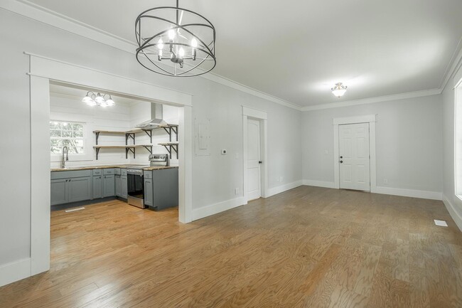 Building Photo - 671 Tremont Pl