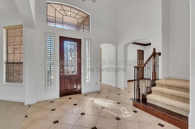 Building Photo - 350 Pine Valley Dr