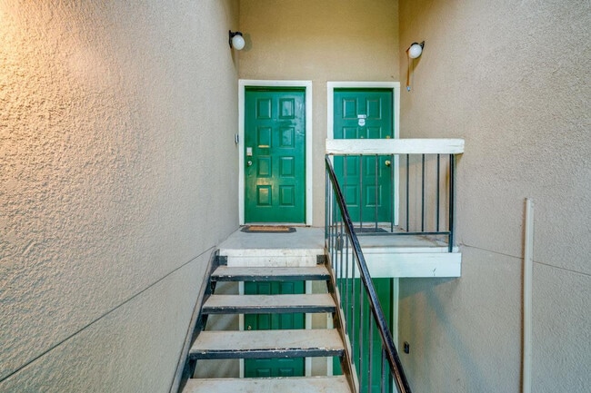 Building Photo - 85 Phoenix Dr