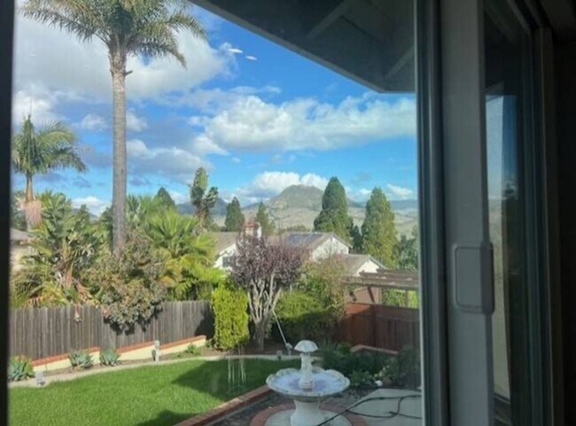 Building Photo - Beautiful Remodeled Home in highly desirable Laguna Lake Neighborhood