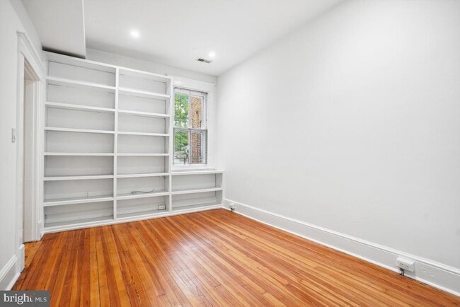 Building Photo - 1411 King St