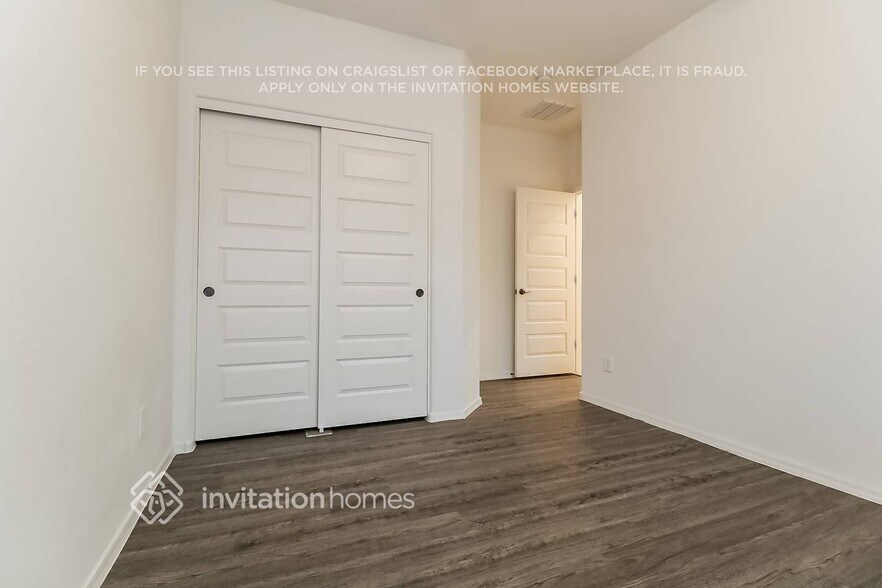 Building Photo - 18377 W Pueblo Ave