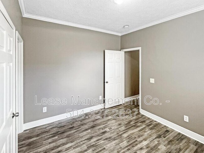 Building Photo - 4122 Hollygrove St