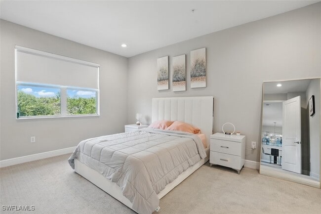 Building Photo - 2567 Seychelles Dr
