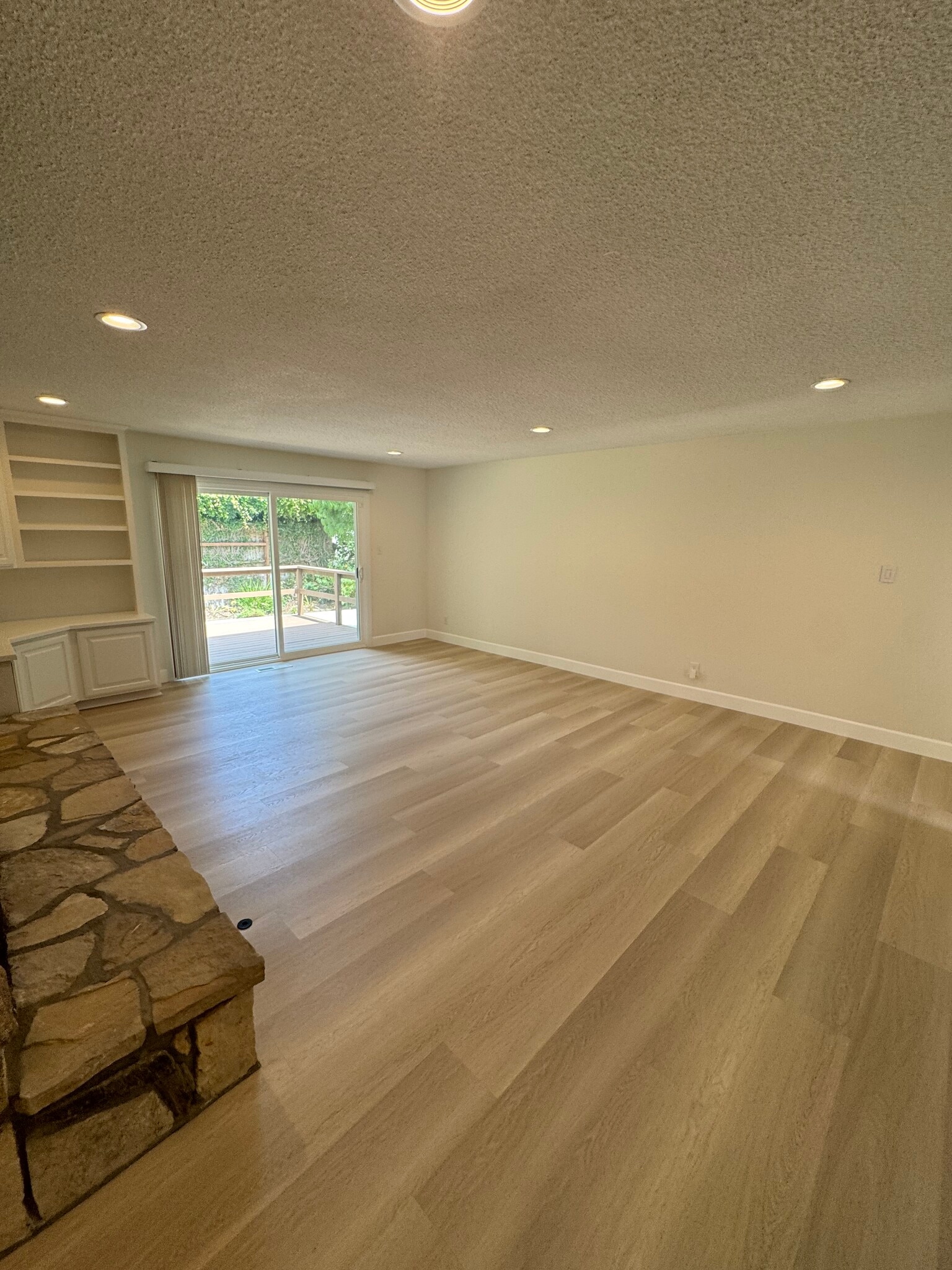 Dining/ family room - 304 N Meadows Ave