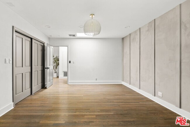 Building Photo - 9559 Sherwood Forest Ln