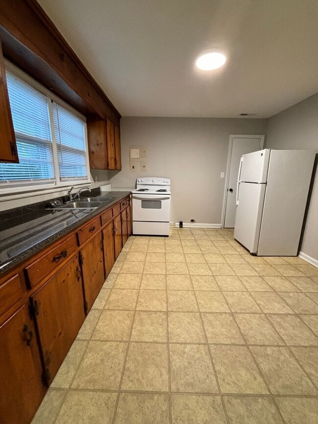 Building Photo - Sweet on Sophia