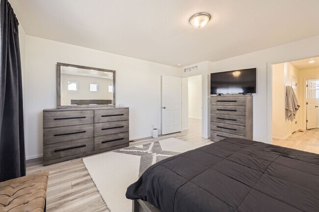 Building Photo - 10196 Worchester St