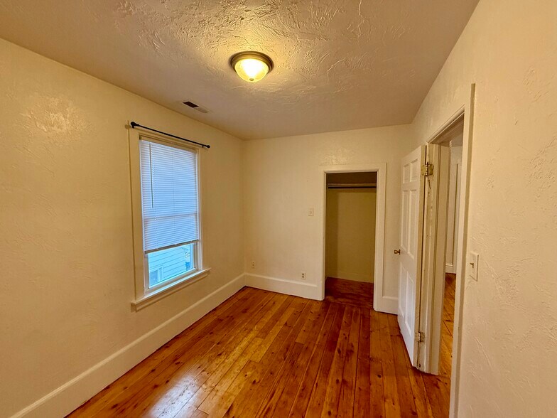 Building Photo - 1413 N 11th St