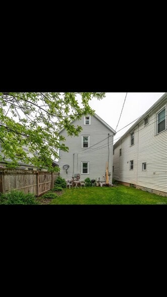 Building Photo - 118 Whitney Pl