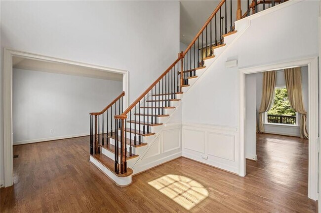 Building Photo - 12857 Waterside Dr