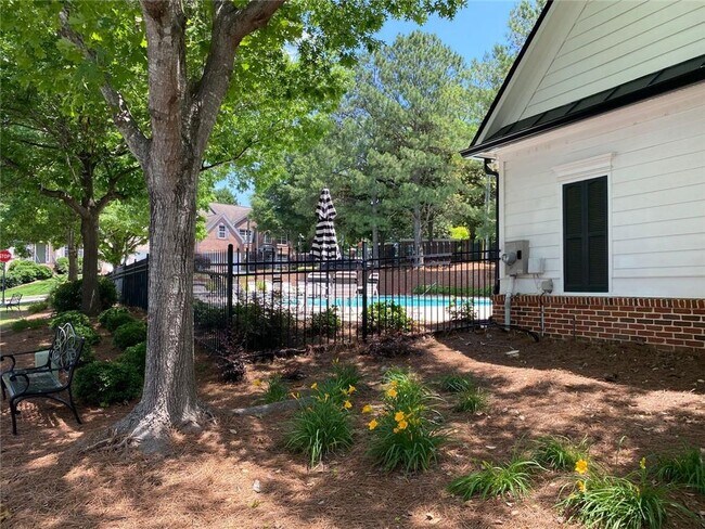 Building Photo - 132 Wetherbrooke Ln