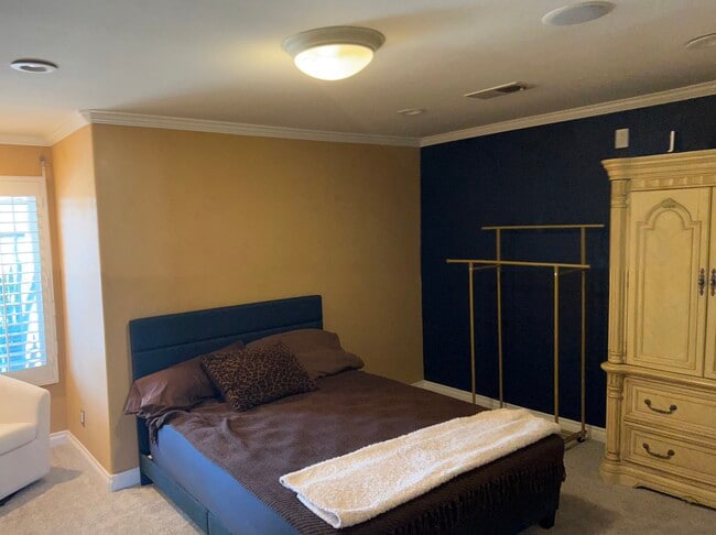 Building Photo - 7704 Lotus Cir