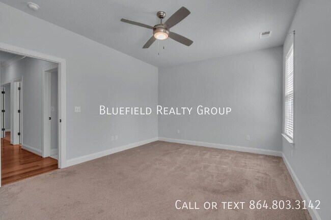 Building Photo - 2 Winding Rock Rd