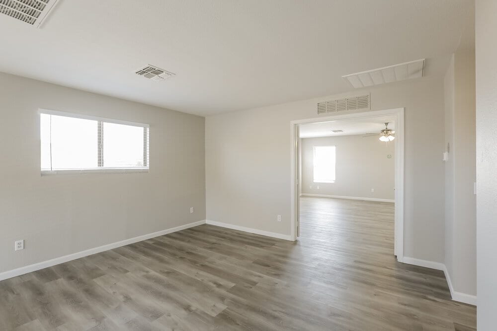 Building Photo - 2217 E 35th Ave