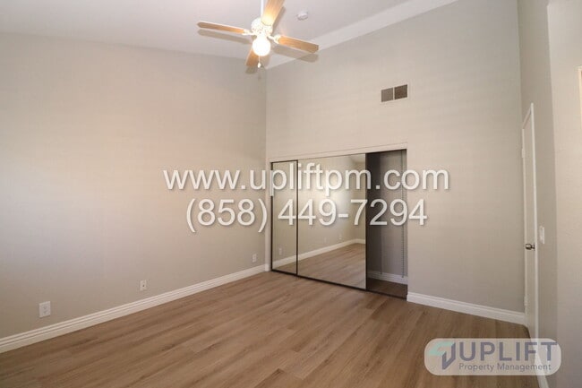 Building Photo - 10040 Scripps Vista Way