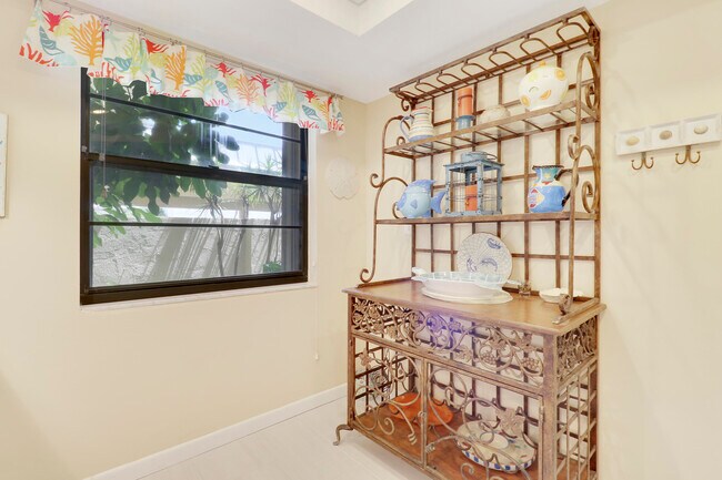 Building Photo - 275 S Beach Rd