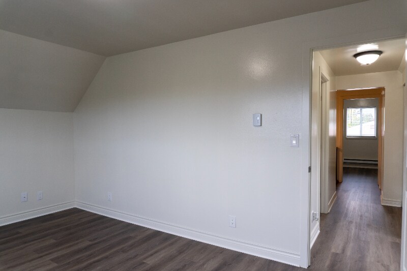 Building Photo - 2324 Walnut St