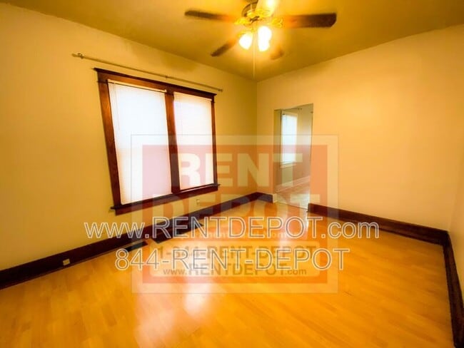 Building Photo - 2208 W Delaware St