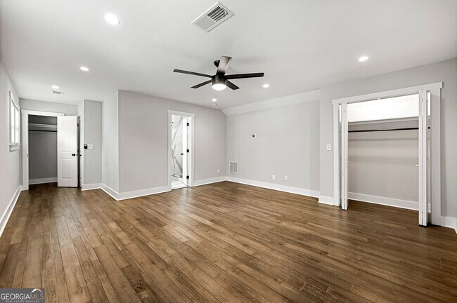 Building Photo - 1382 Westboro Dr SW