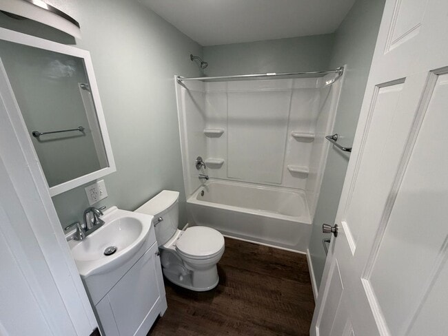 Building Photo - 3 bedroom house