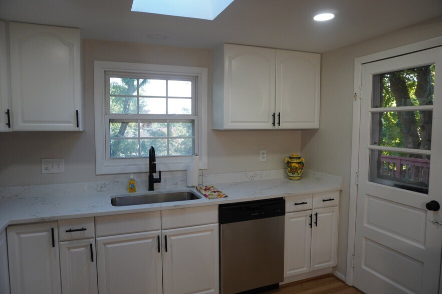 Building Photo - 239 E Timonium Rd