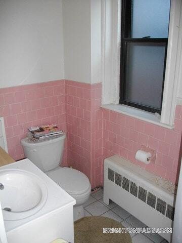 Building Photo - 1422 Commonwealth Ave