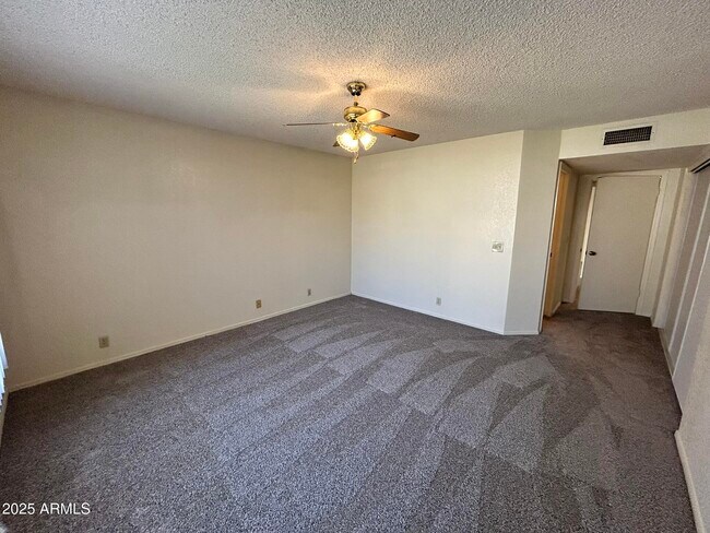 Building Photo - 85 S Crestview St