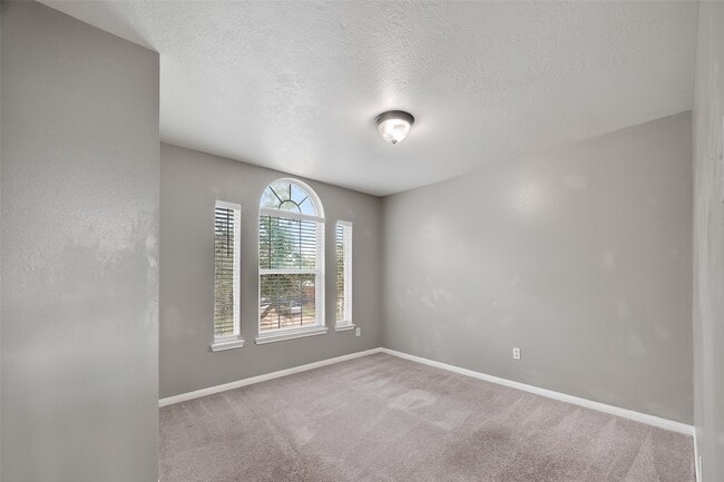 Building Photo - 2914 Laurel Brook Ln