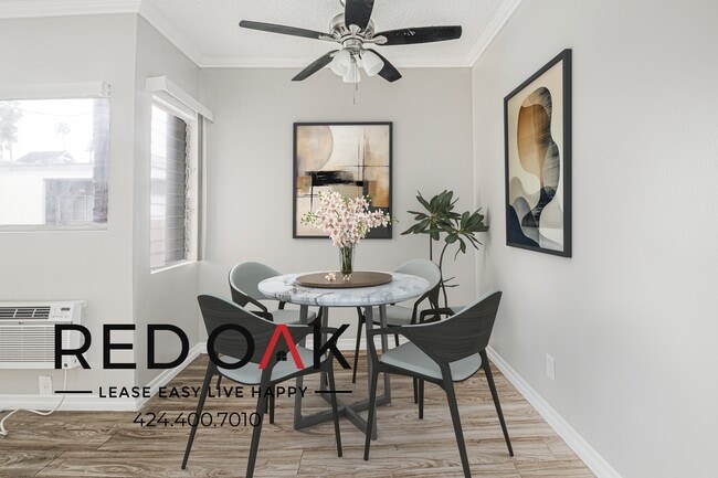 Building Photo - 15405 Vanowen St