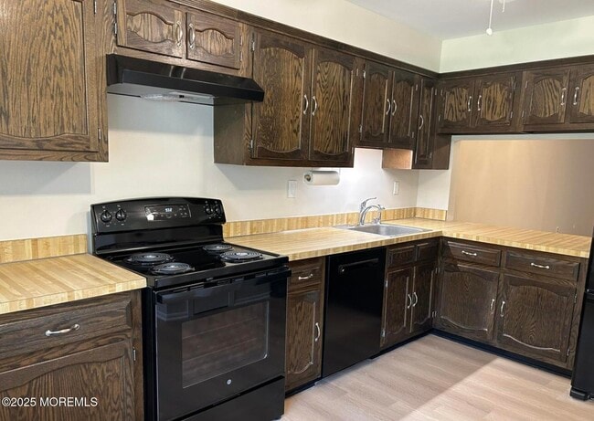 Building Photo - 211 Covered Bridge Blvd