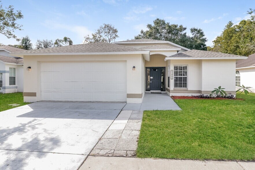 Primary Photo - 11006 Kenmore Dr