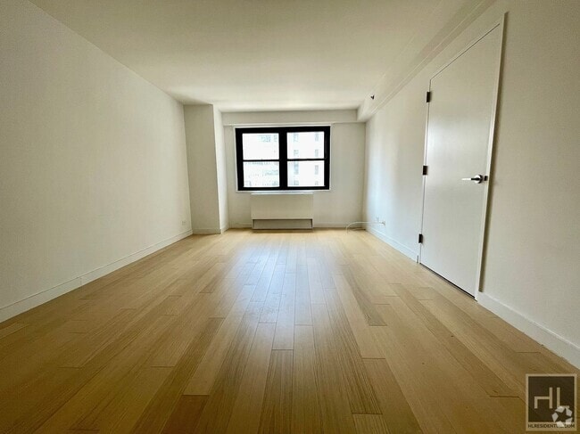 Building Photo - 222 E 39th St
