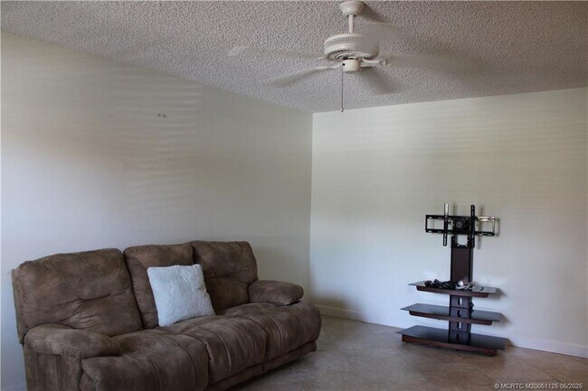 Building Photo - 2600 S Kanner Hwy