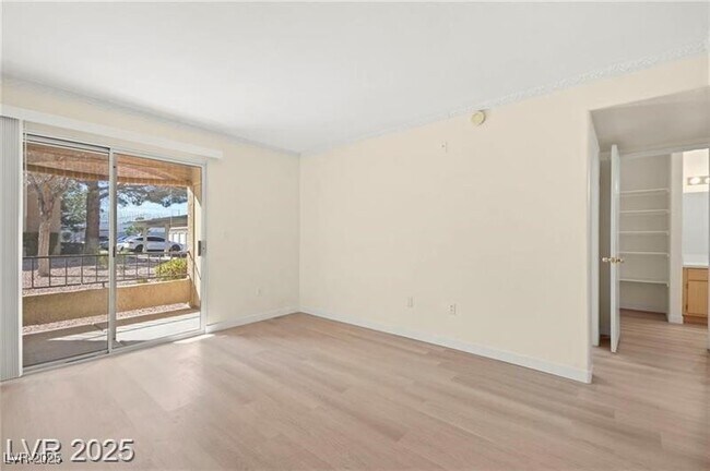 Building Photo - 7885 W Flamingo Rd